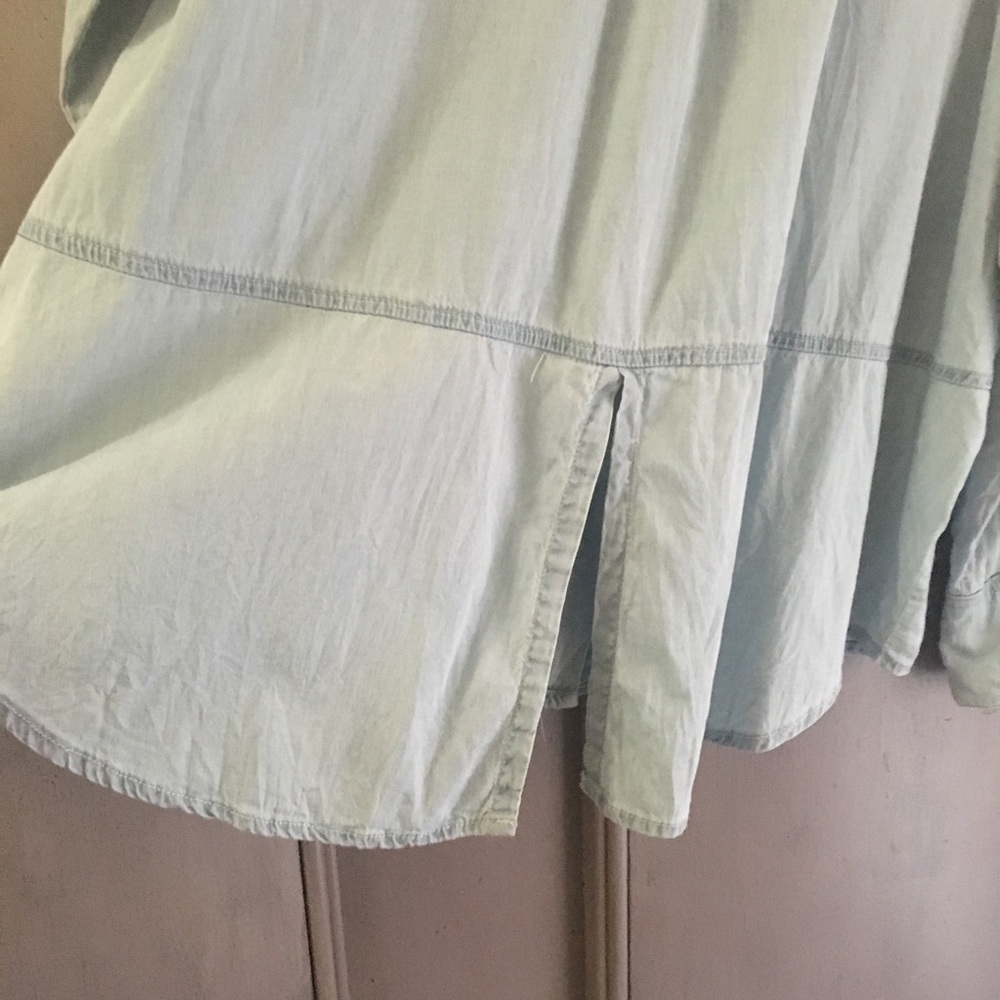Chambray Split Back Button Up Top - Picture 9 of 11
